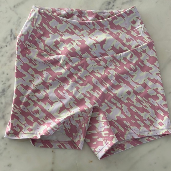 GYMSHARK shorts - Picture 1 of 2